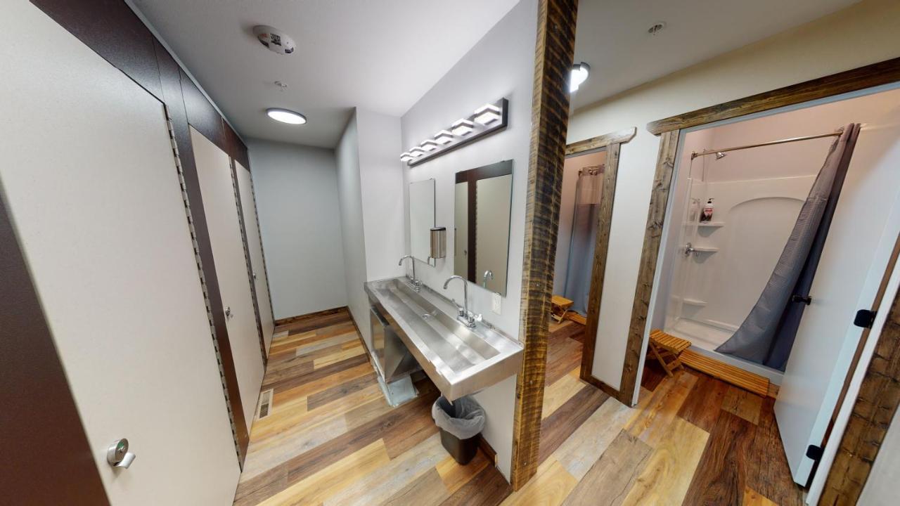 Pintler'S Portal Hostel อนาคอนดา ภายนอก รูปภาพ