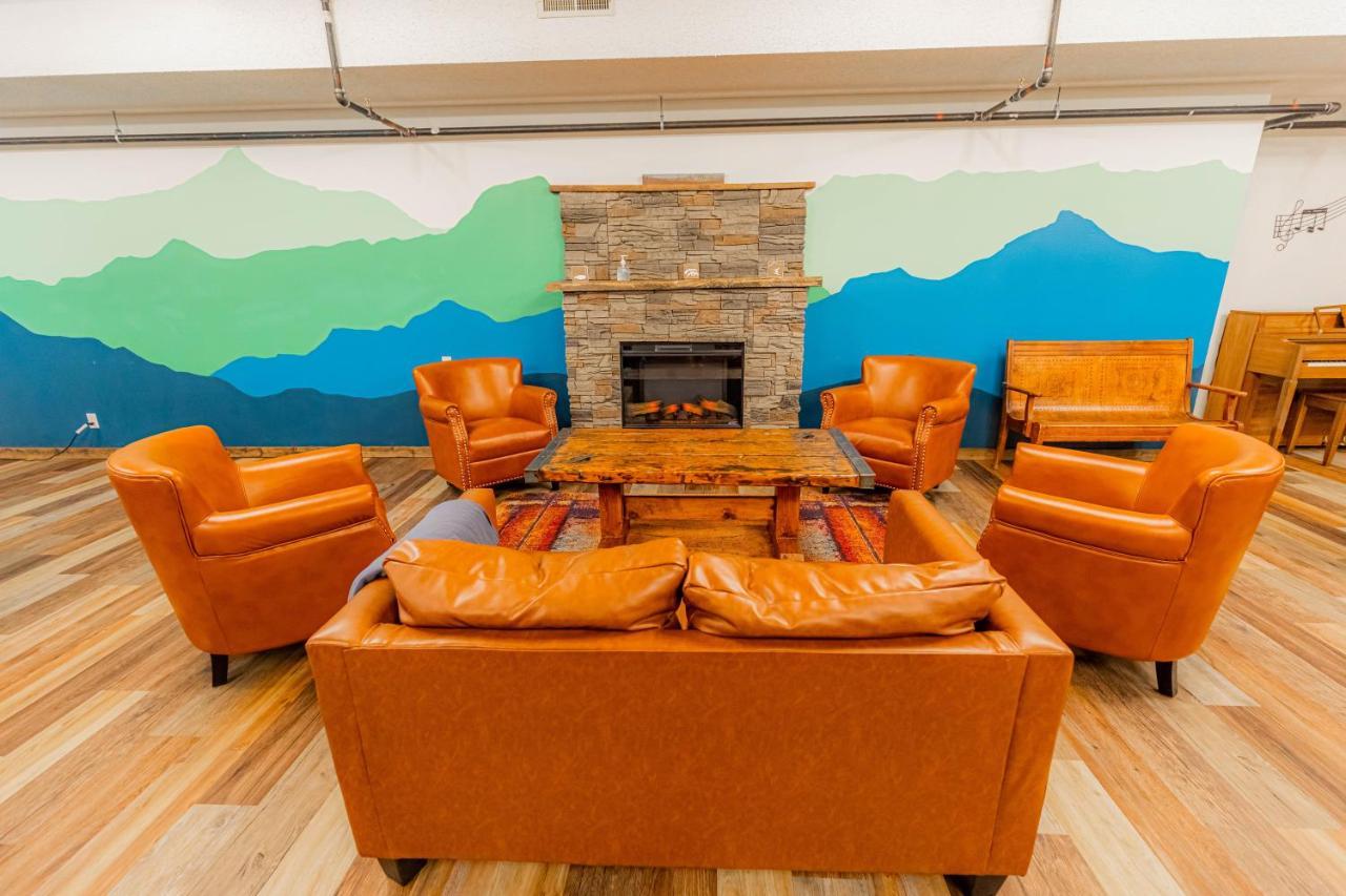 Pintler'S Portal Hostel อนาคอนดา ภายนอก รูปภาพ