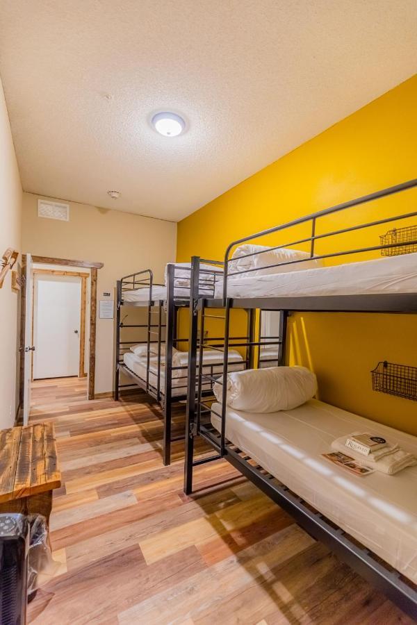 Pintler'S Portal Hostel อนาคอนดา ภายนอก รูปภาพ