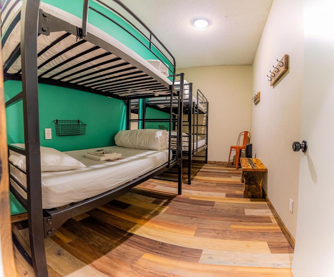 Pintler'S Portal Hostel อนาคอนดา ภายนอก รูปภาพ