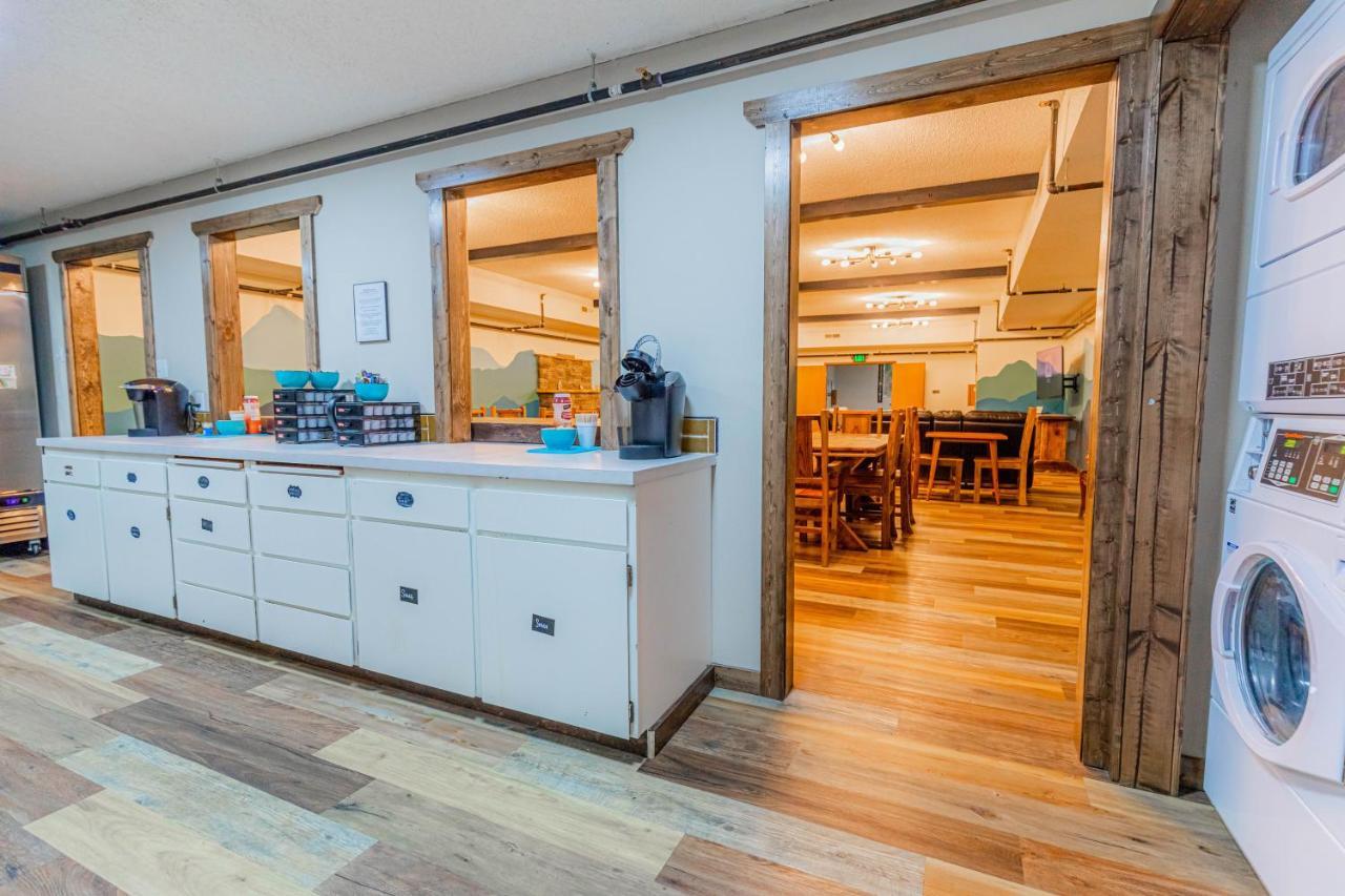 Pintler'S Portal Hostel อนาคอนดา ภายนอก รูปภาพ