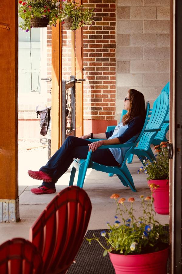 Pintler'S Portal Hostel อนาคอนดา ภายนอก รูปภาพ